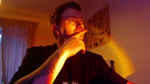 Snapshot of vacation__ chatting on 02-14-25, 04:31 vacation__ online show from 02-14-25, 04:31