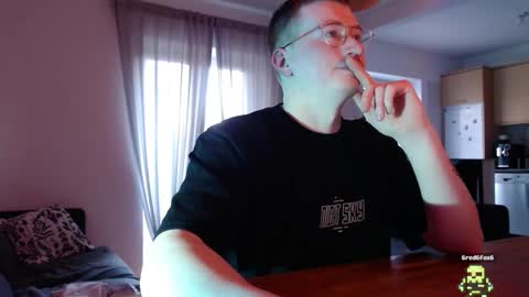 Snapshot of vacation__ chatting on 02-18-25, 04:05 vacation__ online show from 02-18-25, 04:05