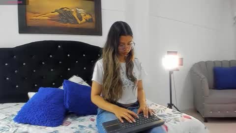 Vahiolet smith online show from 12-05-25, 03:37