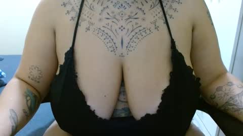 Vah Oliver online show from 12-20-24, 02:41