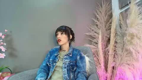 V A I O L E T T  S M I T H online show from 02-04-26, 04:24