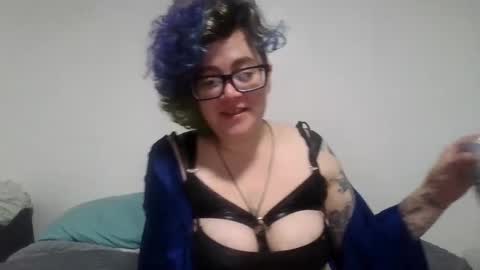 valarieak online show from 10-03-25, 08:33