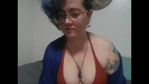 valarieak online show from 10-19-25, 07:42