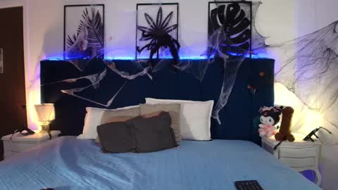 Tifanny  online show from 10-30-25, 07:47