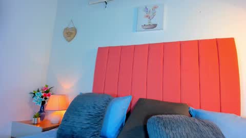 Snapshot of valen_rose0 chatting on 10-20-25, 12:05 VALENTINA 3 online show from 10-20-25, 12:05