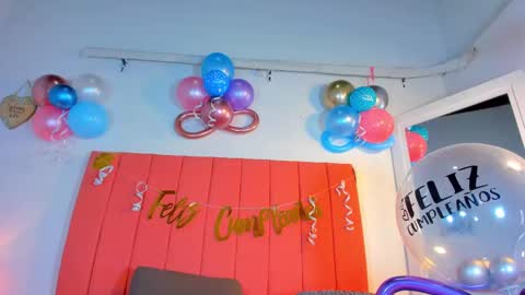 Snapshot of valen_rose0 chatting on 10-22-25, 12:05 VALENTINA 3 online show from 10-22-25, 12:05