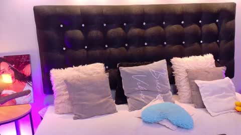 Valen Scott online show from 11-17-25, 04:35