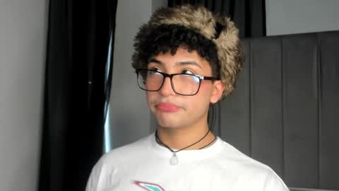 Valentin0 online show from 10-26-25, 07:53