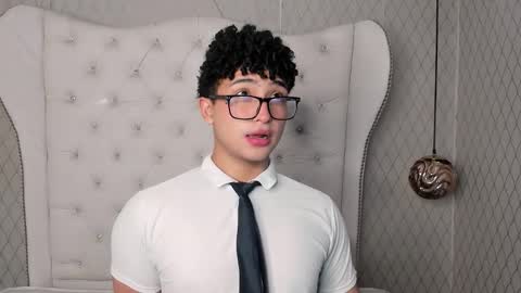 Valentin0 online show from 11-03-25, 12:28