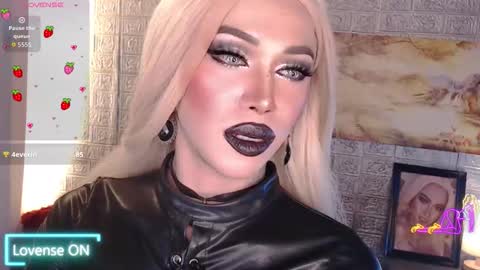 Amanda online show from 11-20-25, 06:51