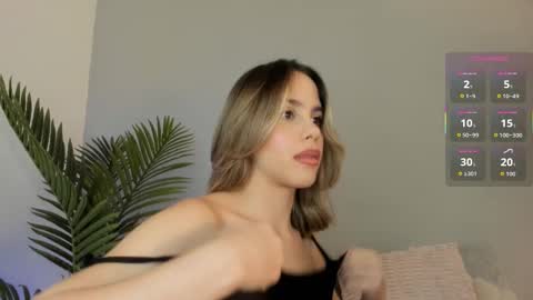 VALENTINA  online show from 10-10-25, 11:48