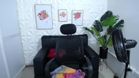 Valentina  online show from 01-24-25, 12:20
