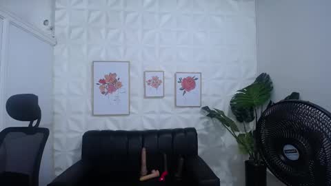 Valentina  online show from 02-25-25, 11:00