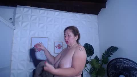 Valentina  online show from 09-16-25, 12:55