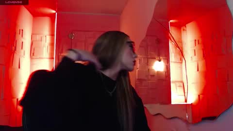 Valentina online show from 11-12-25, 01:00