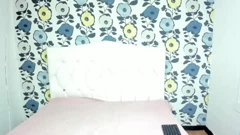 valentinaklean1 online show from 10-12-25, 03:27