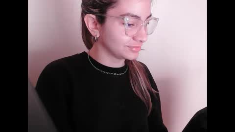 valentinaseleni24 online show from 09-18-25, 03:25
