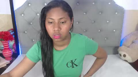 valentina vega online show from 11-12-25, 04:02