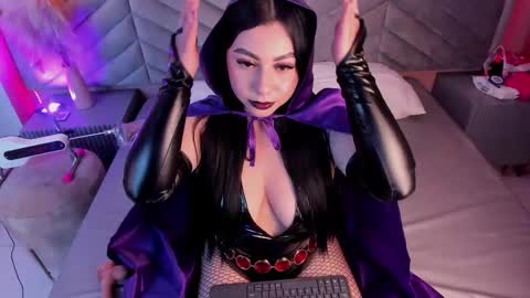 Mia  online show from 10-17-25, 10:34