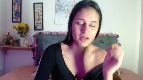Snapshot of valentini_villa chatting on 09-21-25, 07:59 V A L E N T I N I online show from 09-21-25, 07:59