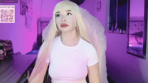 Danielle  Please help me to reach 300 thumbs up online show from 03-05-26, 12:17