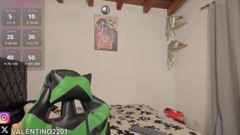 valentino online show from 10-16-25, 01:06