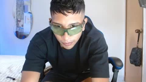 Snapshot of valentino_fs chatting on 10-06-25, 09:34 Mistery Guy online show from 10-06-25, 09:34