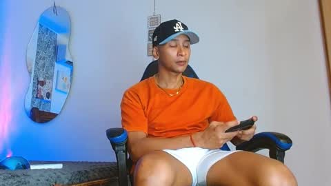 Snapshot of valentino_fs chatting on 11-03-25, 12:02 Mistery Guy online show from 11-03-25, 12:02