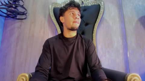 Snapshot of valentino_russo chatting on 02-19-26, 01:18 VALENTINO online show from 02-19-26, 01:18