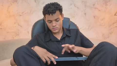 valentino_thompson online show from 09-29-25, 08:46