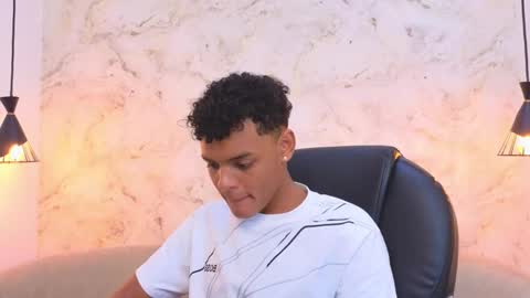 valentino_thompson online show from 10-11-25, 12:43