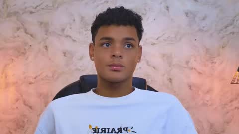 valentino_thompson online show from 10-12-25, 07:35