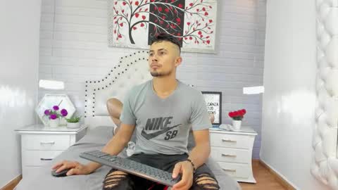  Valentinos  online show from 11-07-25, 08:09