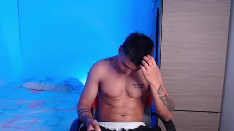 Snapshot of valentinosex_1 chatting on 10-10-25, 11:04 VALENTINO online show from 10-10-25, 11:04