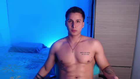Snapshot of valentinosex_1 chatting on 11-06-25, 02:01 VALENTINO online show from 11-06-25, 02:01