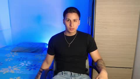 Snapshot of valentinosex_1 chatting on 11-13-25, 07:13 VALENTINO online show from 11-13-25, 07:13