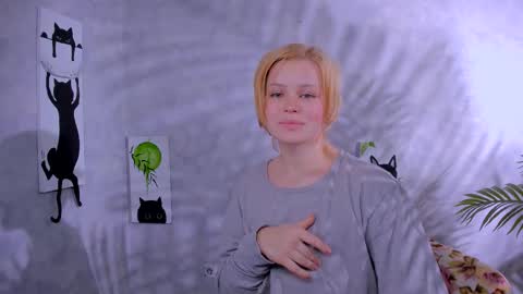 Snapshot of valeri_deviss chatting on 12-04-25, 11:41 Valeri online show from 12-04-25, 11:41