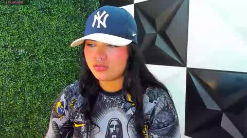 valeri_harpers4 online show from 10-23-25, 12:54