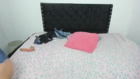 valeria_hot12 online show from 10-07-25, 10:29