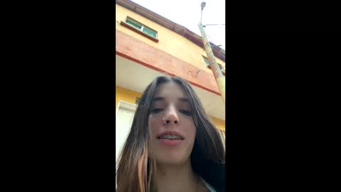 Snapshot of valeria_mendozza chatting on 01-01-25, 11:16   online show from 01-01-25, 11:16