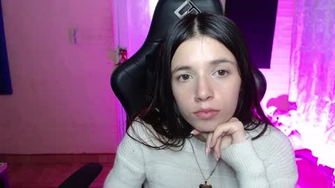 Snapshot of valeria_mendozza chatting on 02-06-25, 07:56   online show from 02-06-25, 07:56