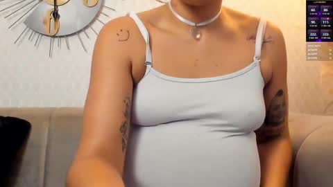 Snapshot of valeria_mtz chatting on 03-05-25, 02:01 valeria_mtz online show from 03-05-25, 02:01