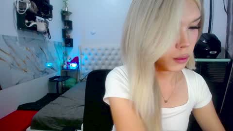 VALERIA online show from 02-06-25, 01:10
