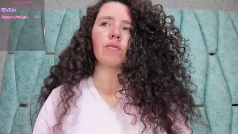 Valeria online show from 10-15-25, 01:33