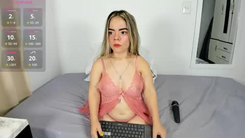 valerialoren online show from 10-12-25, 03:16