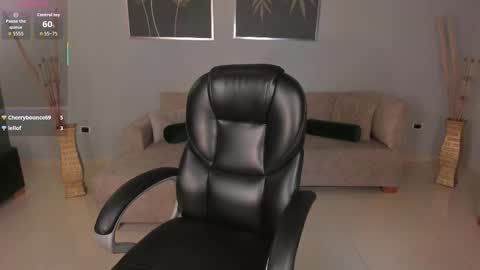 Snapshot of valeriaroldanx chatting on 11-05-25, 04:23 Valeria online show from 11-05-25, 04:23