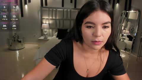 Snapshot of valeriaroldanx chatting on 11-18-25, 03:12 Valeria online show from 11-18-25, 03:12