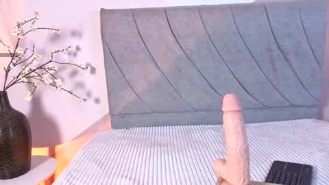 Valeria online show from 11-22-25, 09:36