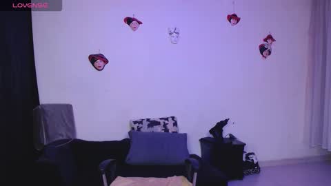 Snapshot of valerie_smile chatting on 10-05-25, 04:38 Valerie online show from 10-05-25, 04:38