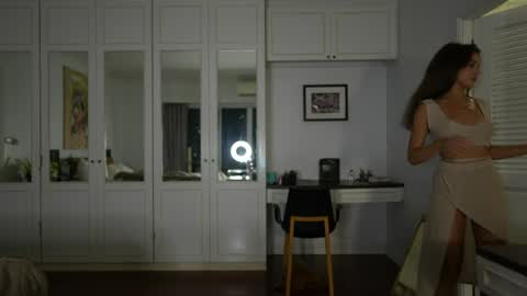 Snapshot of valerieh chatting on 10-16-25, 02:29 Valerie online show from 10-16-25, 02:29